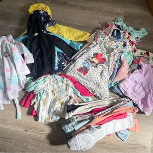 Girls clothes in size 3T